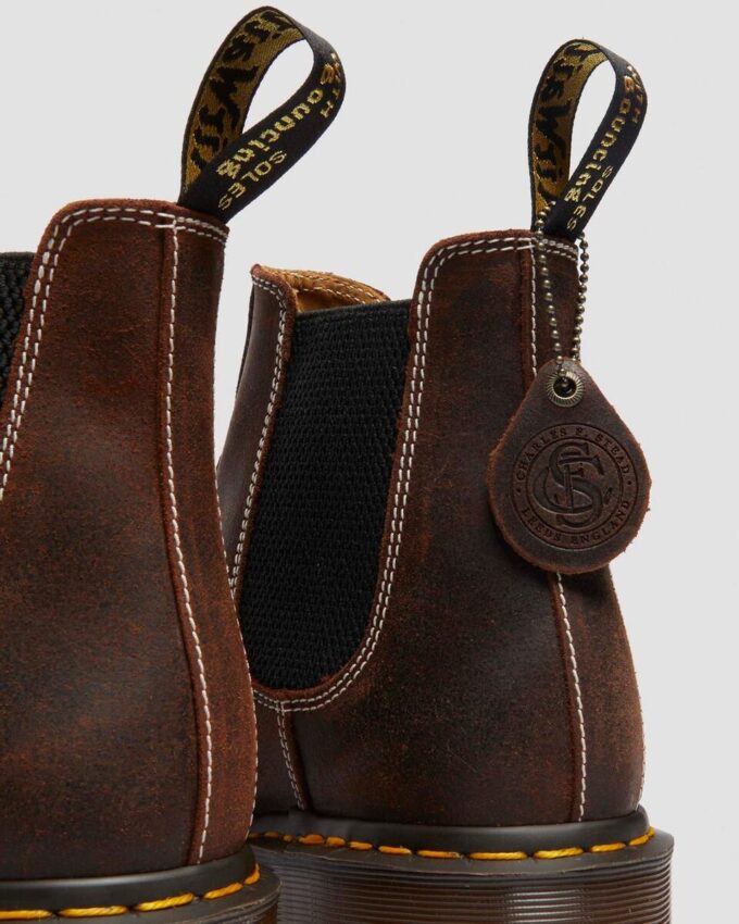 2976 Made in England Wax Commander Chelsea Boots